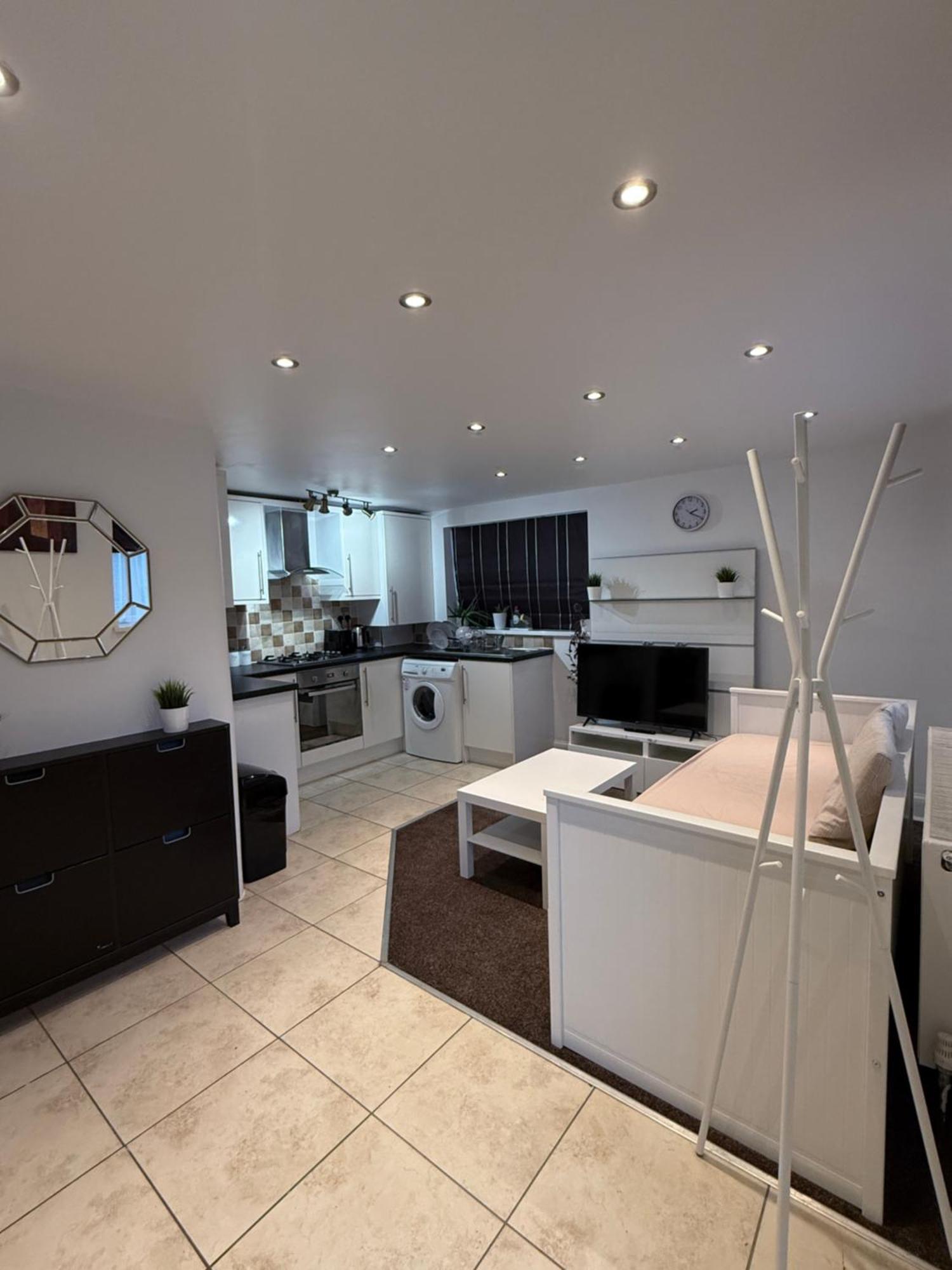 Cosy Guest Suite, West London Hounslow Exterior photo